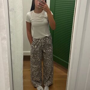 Aerie leopard print pants!